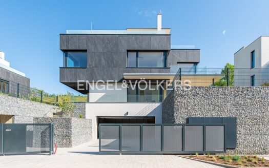 Pronájem Domy Rodinné domy Praha U Lesoparku 408 m²