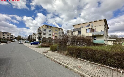 Prodej Garážová stání, 14 m² – Praha, Štěrboholy, ulice Laudonova