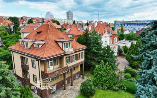 Prodej Domy Vily Praha Ruská 588 m²