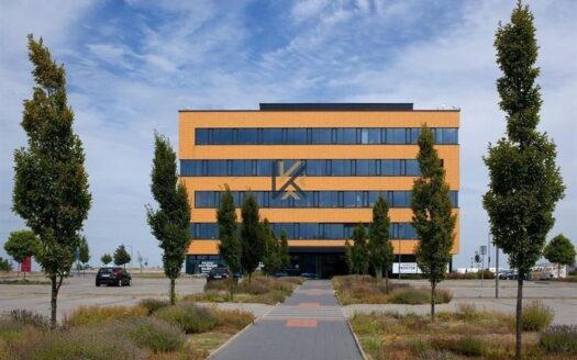 Pronájem Komerční Kanceláře Praha Sezemická 101 m²