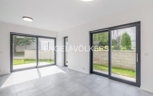 Pronájem Domy Rodinné domy Praha Na Hutmance 226 m²