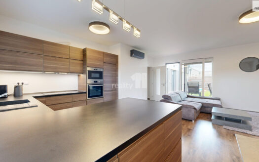 Pronájem Domy Rodinné domy Praha Manželů Dostálových 136 m²