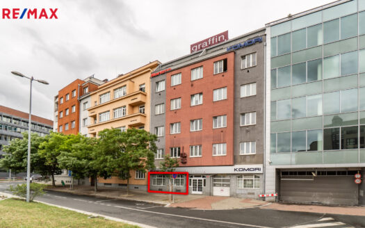 Pronájem Komerční Kanceláře Praha Hvězdova 82 m²