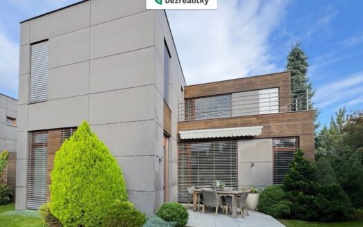 Prodej Domy Rodinné domy Praha U libušské sokolovny 197 m²