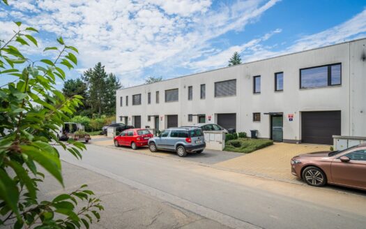 Pronájem Domy Rodinné domy Praha Exnárova 110 m²