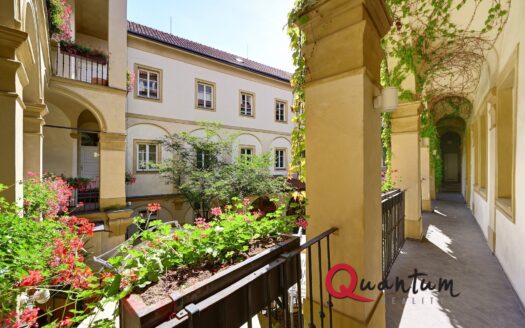 Pronájem Komerční Kanceláře Praha Loretánské náměstí 26 m²