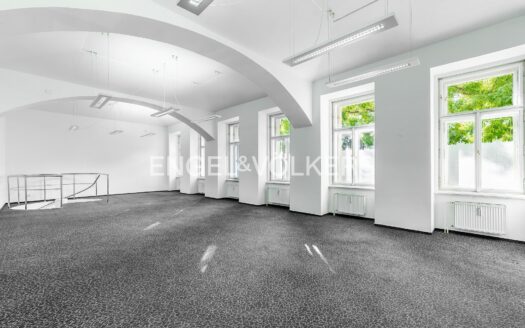 Pronájem Komerční Kanceláře Praha Všehrdova 343 m²