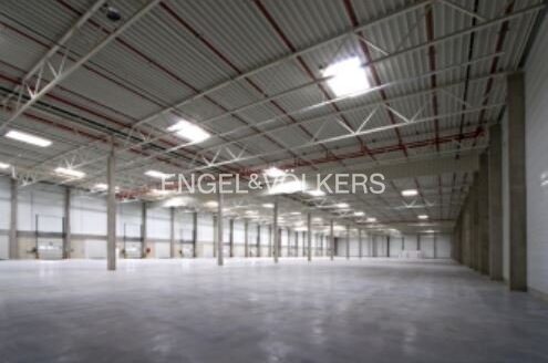 Pronájem Komerční Skladové prostory Praha Na Radosti 618 m²