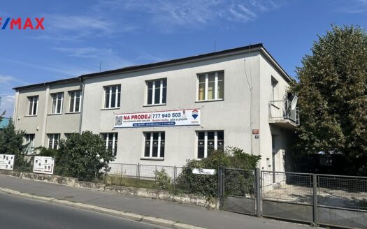 Prodej Komerční Kanceláře Praha Úvalská 590 m²