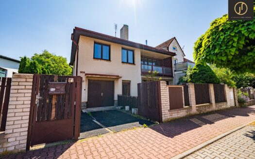 Prodej Domy Rodinné domy Praha Na Slavíkově 200 m²