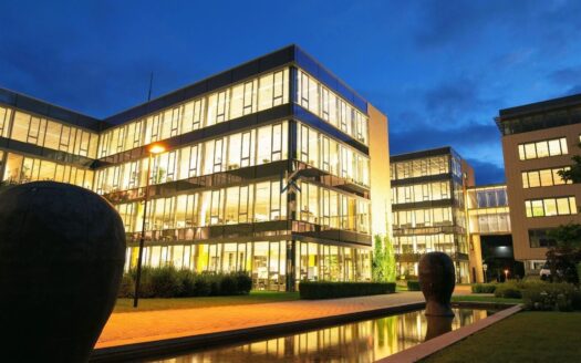 Pronájem Komerční Kanceláře Praha Radlická 339 m²