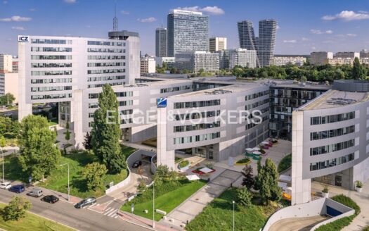 Pronájem Komerční Kanceláře Praha Na hřebenech II 372 m²