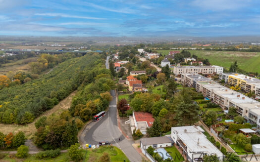 Prodej Domy Rodinné domy Praha Nad rybníkem 223 m²
