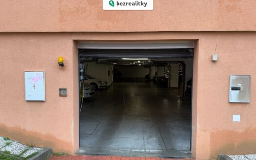Prodej Garáže, 14 m² – Praha, Libeň, ulice Nad Okrouhlíkem