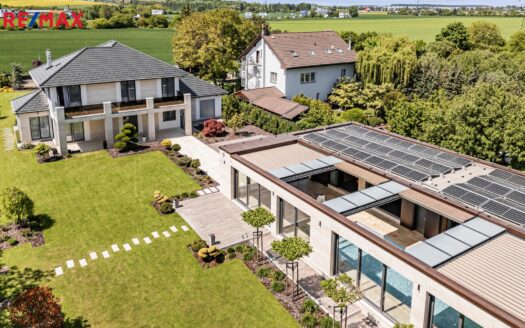 Prodej Domy Rodinné domy Praha Řepná 340 m²