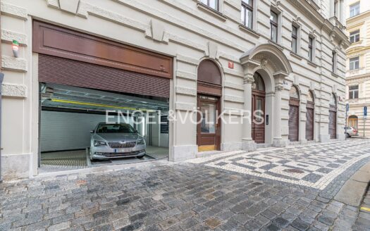 Pronájem Garážová stání, 10 m² – Praha, Nové Město, ulice Pštrossova