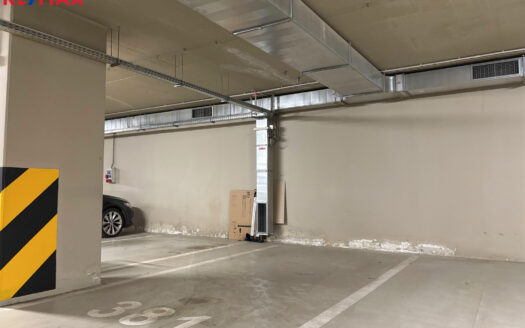 Pronájem Garážová stání, 13 m² – Praha, Vinohrady, ulice Korunní