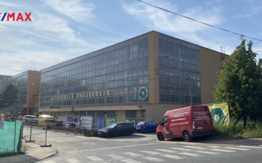 Prodej Garážová stání, 18 m² – Praha, Střížkov, ulice Lovosická