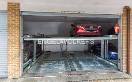 Pronájem Garážová stání, 12 m² – Praha, Smíchov, ulice Pod Hybšmankou