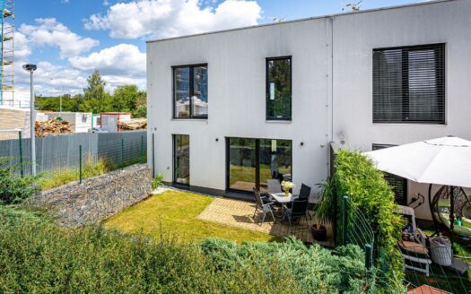 Pronájem Domy Rodinné domy Praha Exnárova 146 m²