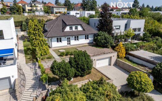 Prodej Domy Rodinné domy Praha Diamantová 212 m²