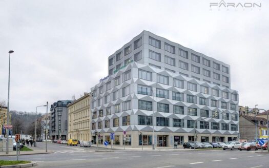 Pronájem Komerční Kanceláře Praha Pobřežní 239 m²