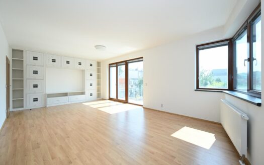 Pronájem Byty 1+kk Praha Evropská 56 m²