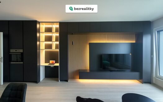 Prodej bytu 1+kk, 37 m² – Praha, Vysočany, ulice Poděbradská