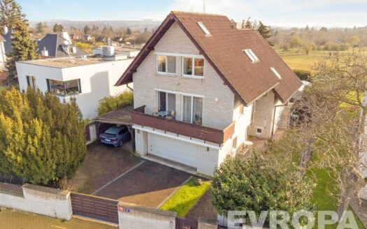 Prodej Domy Rodinné domy Praha Armádní 400 m²