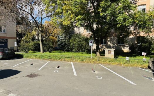 Pronájem Garážová stání, 13 m² – Praha, Strašnice, ulice Černokostelecká