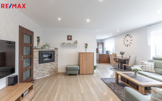 Prodej Domy Rodinné domy Praha Strážovská 180 m²