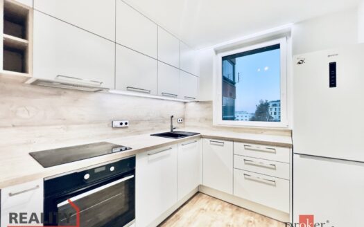 Pronájem Byty 3+1 Praha Pod dálnicí 83 m²