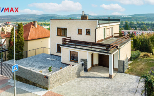 Prodej Domy Rodinné domy Praha Zderazská 307 m²