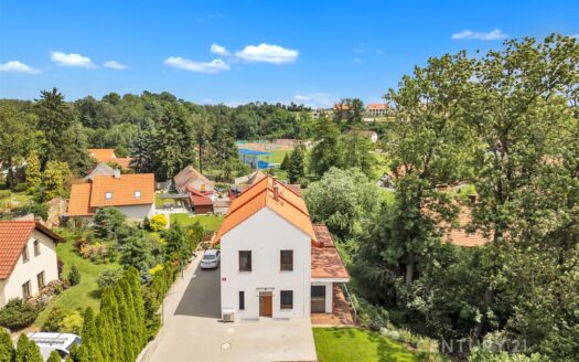 Prodej Domy Rodinné domy Praha Za Svodnicí 150 m²
