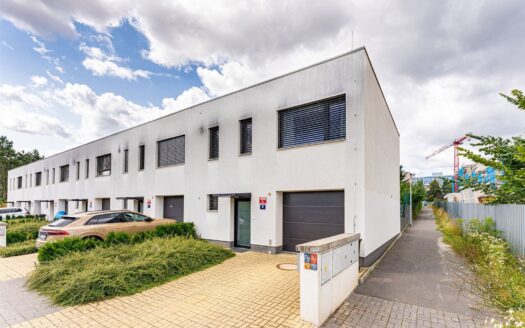 Prodej Domy Rodinné domy Praha Exnárova 146 m²
