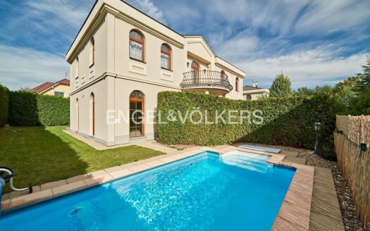 Pronájem Domy Vily Praha Nebušická 243 m²