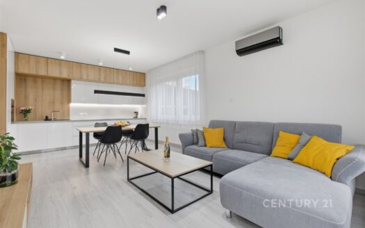 Pronájem Byty 3+kk Praha Saarinenova 75 m²