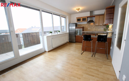 Pronájem Byty 1+kk Praha Pod Nouzovem 32 m²