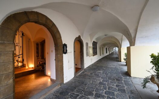 Pronájem Komerční Restaurace Praha Maltézské náměstí 72 m²