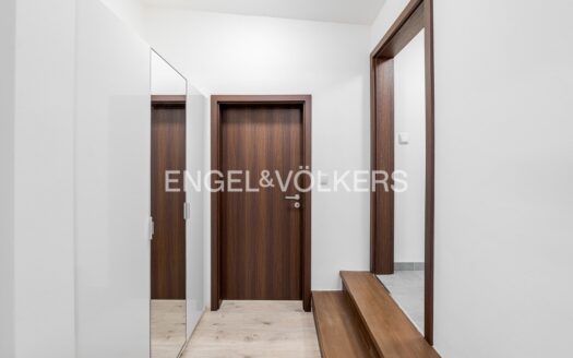 Pronájem bytu 2+kk, 46 m² – Praha, Bubeneč, ulice Sládkova