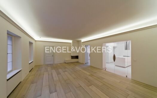 Pronájem bytu 3+1, 132 m² – Praha, Malá Strana, ulice Lázeňská