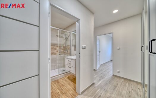 Pronájem bytu 2+kk, 45 m² – Praha, Horní Počernice, ulice Ruprechtická