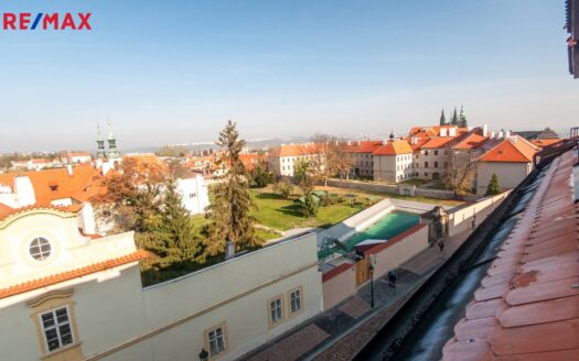 Pronájem bytu 2+kk, 110 m² – Praha, Hradčany, ulice Loretánská