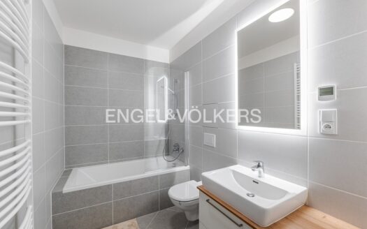 Pronájem bytu 2+kk, 56 m² – Praha, Karlín, ulice U Sluncové