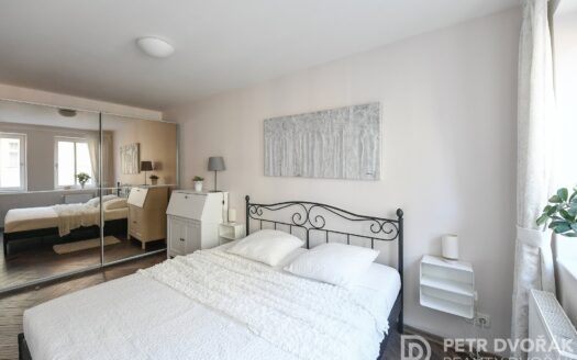 Pronájem bytu 3+kk, 68 m² – Praha, Vinohrady, ulice Záhřebská