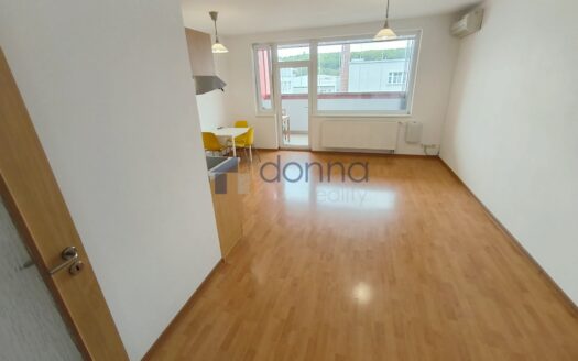 Prodej bytu 1+kk, 36 m² – Praha, Vysočany, ulice Poděbradská