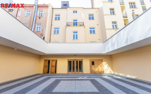 Pronájem bytu 2+kk, 49 m² – Praha, Karlín, ulice Křižíkova