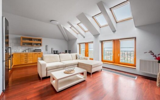 Pronájem bytu 2+kk, 62 m² – Praha, Horní Měcholupy, ulice Padovská