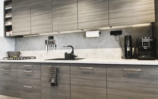 Prodej bytu 3+kk, 77 m² – Praha, Horní Měcholupy, ulice Livornská