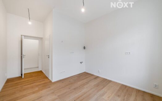Prodej bytu 1+kk, 19 m² – Praha, Vysočany, ulice Kolmá